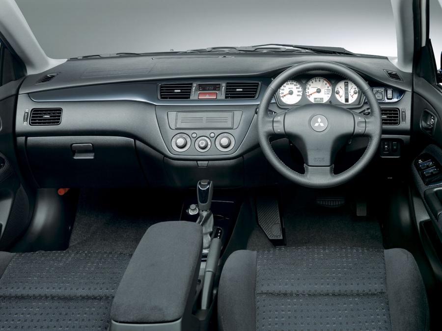  Mitsubishi Lancer Evolution VII GT-A 2002 года  (фото 3 из 4)